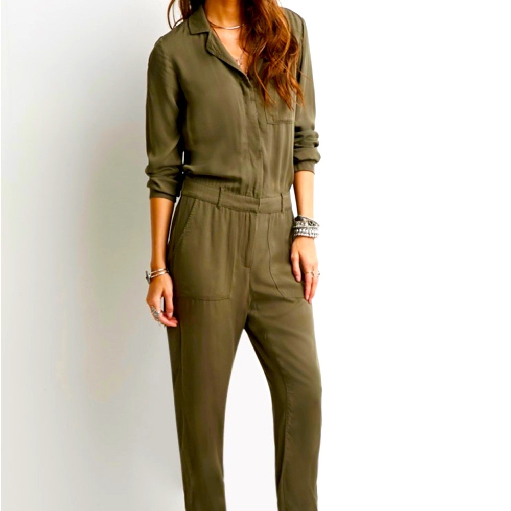 F21 utility jumpsuit very comfy and always trendy